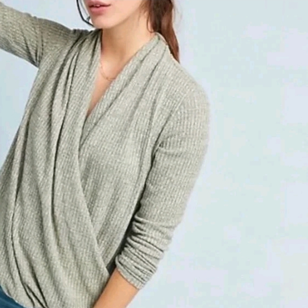 ANTHROPOLOGIE AKEMI + KIN Blouse Womens M Gray Woodruff Twist Draped Sweater